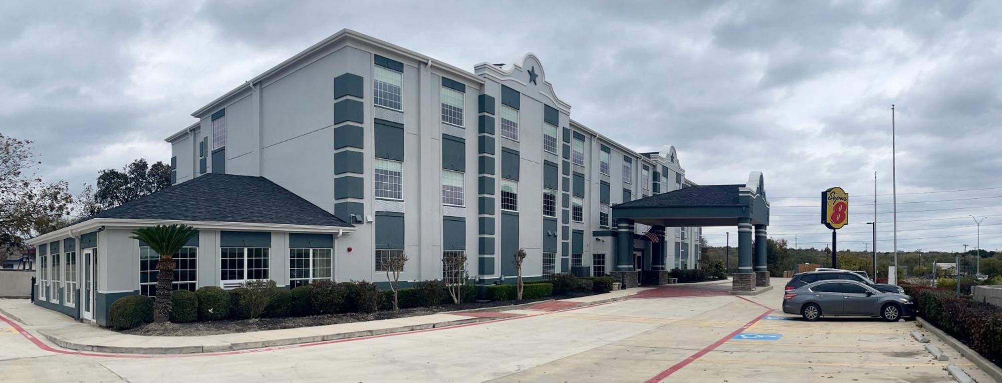 Hotel Super 8 By Wyndham San Antonio/Alamodome Area Exterior foto